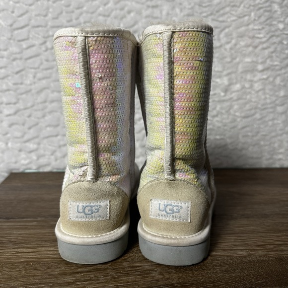 UGG "I Do" Bridal White Sequins Sparkle Boot Size 7 Disco whimsical Fairy Soft - Picture 3 of 11